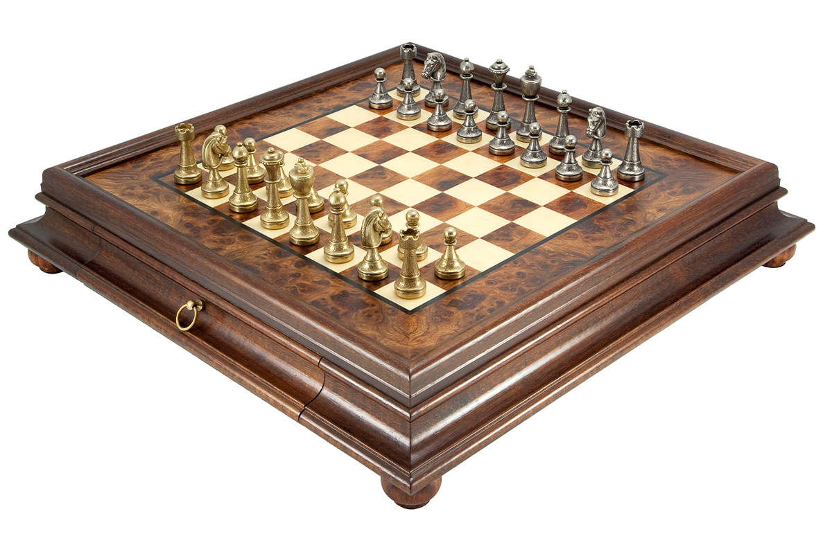 Jeu d'échecs traditionnel Finnesburg en laiton et bois de Briar