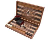 Jeu de Backgammon Compact de Club Manopoulos en Noyer Noir et Chêne avec Gobelets Deluxe en Vinyle