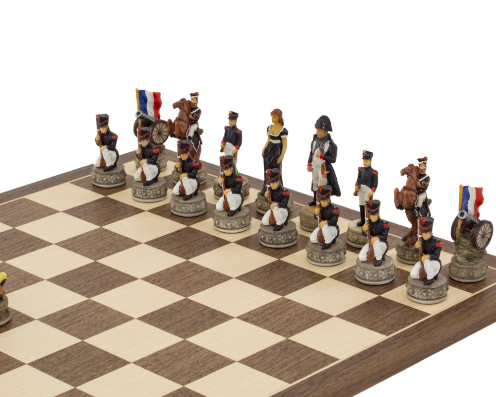 Pièces d'échecs à thème de la bataille de Waterloo peintes à la main par Italfama