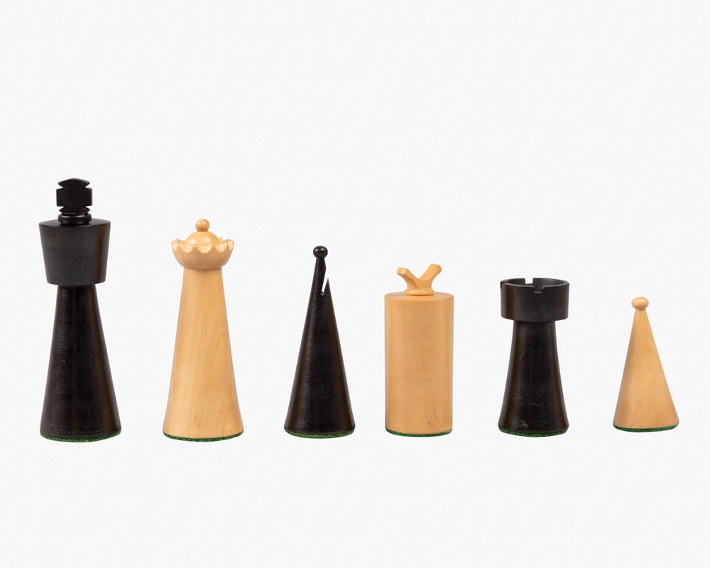 Pièces d'échecs Art Déco en buis et ébonite 3.5 pouces