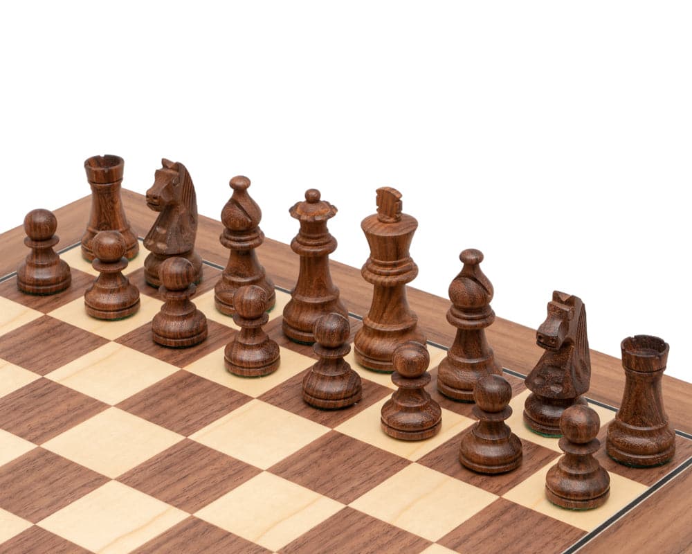 Down Head Classic Sheesham Deluxe Chess Set with expertly turned Staunton pieces on deluxe walnut board