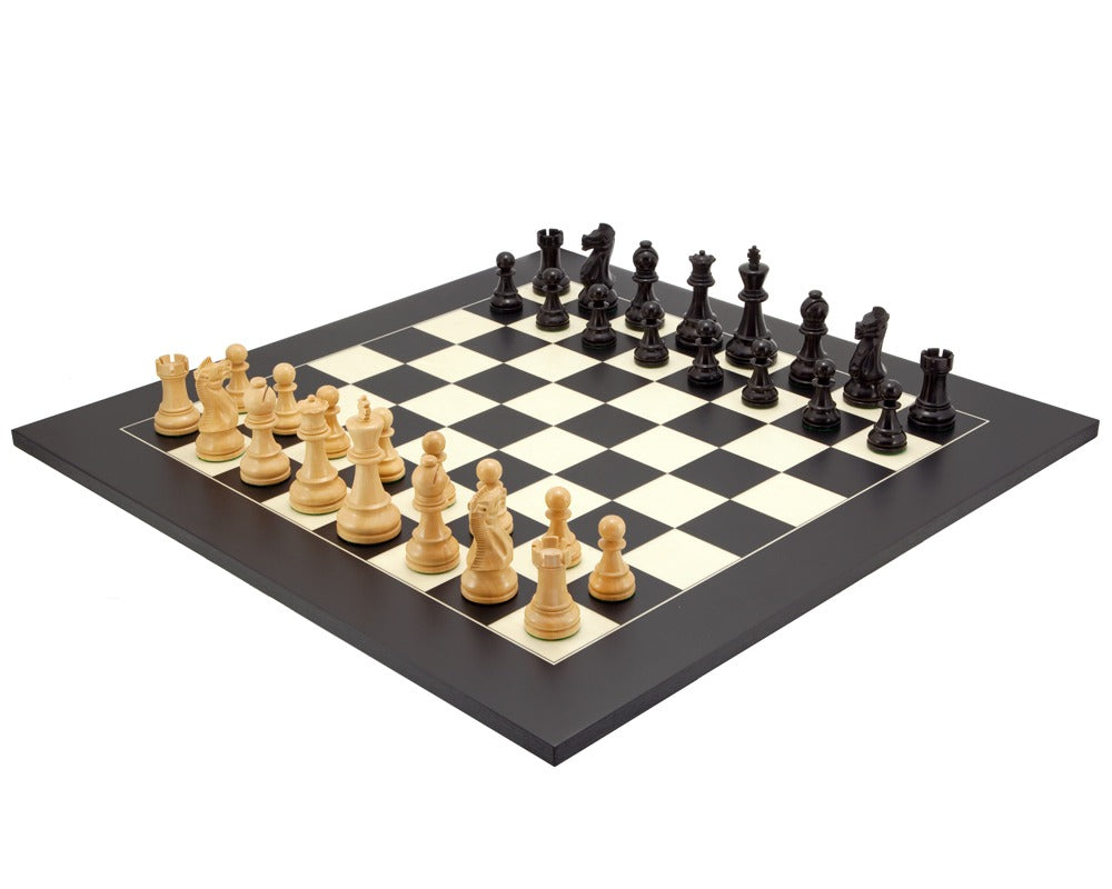 Grand jeu d'échecs noir de Francfort