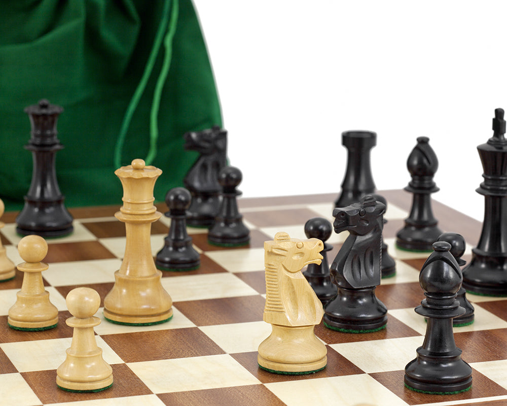 Jeu d'échecs noir et acajou de la série Conquest