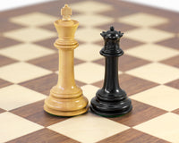 Parthenon Grand — Jeu d'échecs en ébène et en noyer