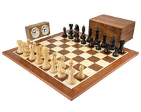 Ensemble d'Échecs du Championnat du Monde, Pendule et Coffret en Bois