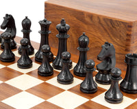 Ensemble d'Échecs du Championnat du Monde, Pendule et Coffret en Bois