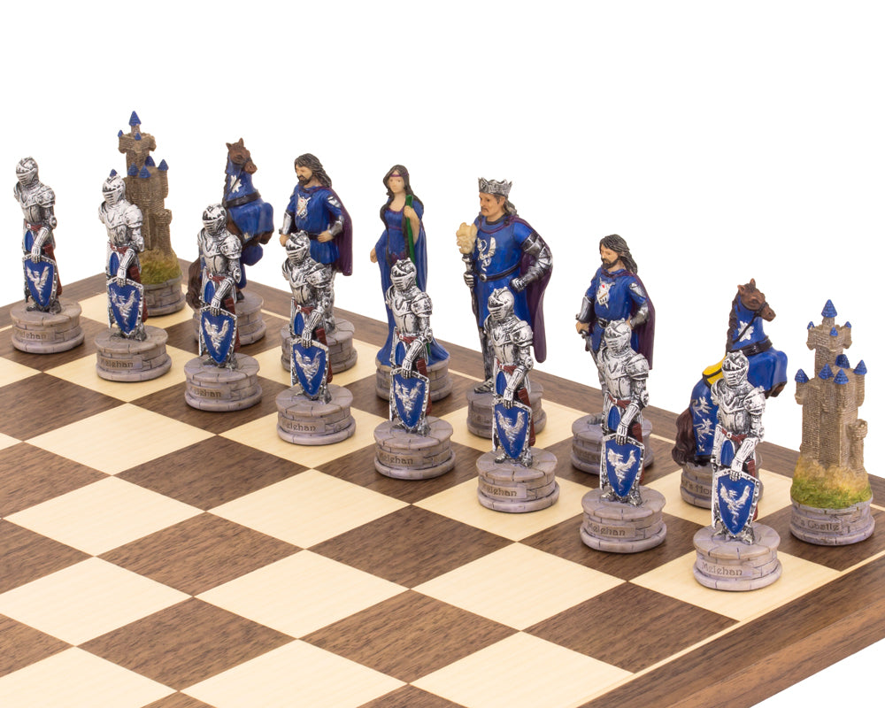 Le jeu d'échecs King Arthur peint à la main