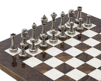Le jeu d’échecs de luxe Finnesburg en noyer foncé