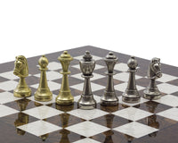 Le jeu d’échecs de luxe Finnesburg en noyer foncé