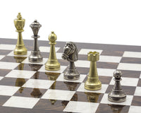 Le jeu d’échecs de luxe Finnesburg en noyer foncé