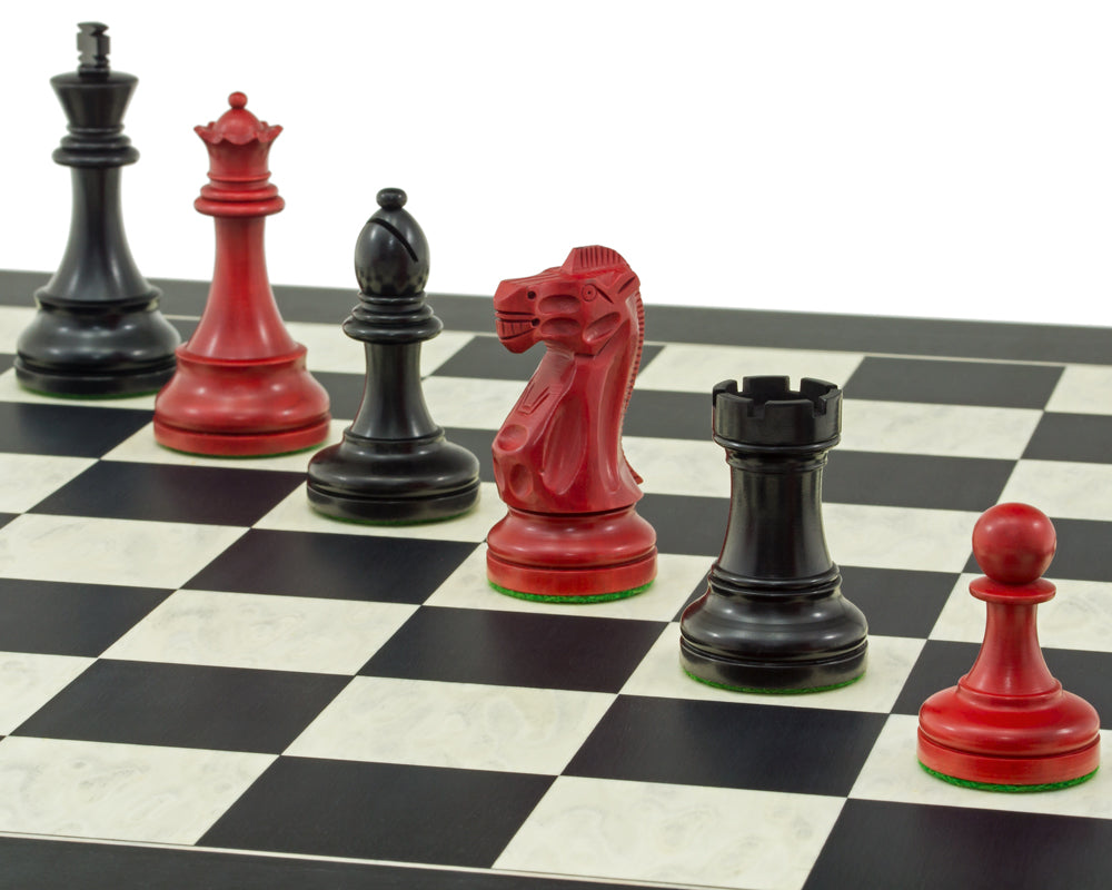 Jeu d'échecs à base large rouge et noir