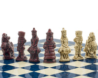 Jeu d’échecs Berkeley Chess « Alice au pays des merveilles » — bleu cardinal