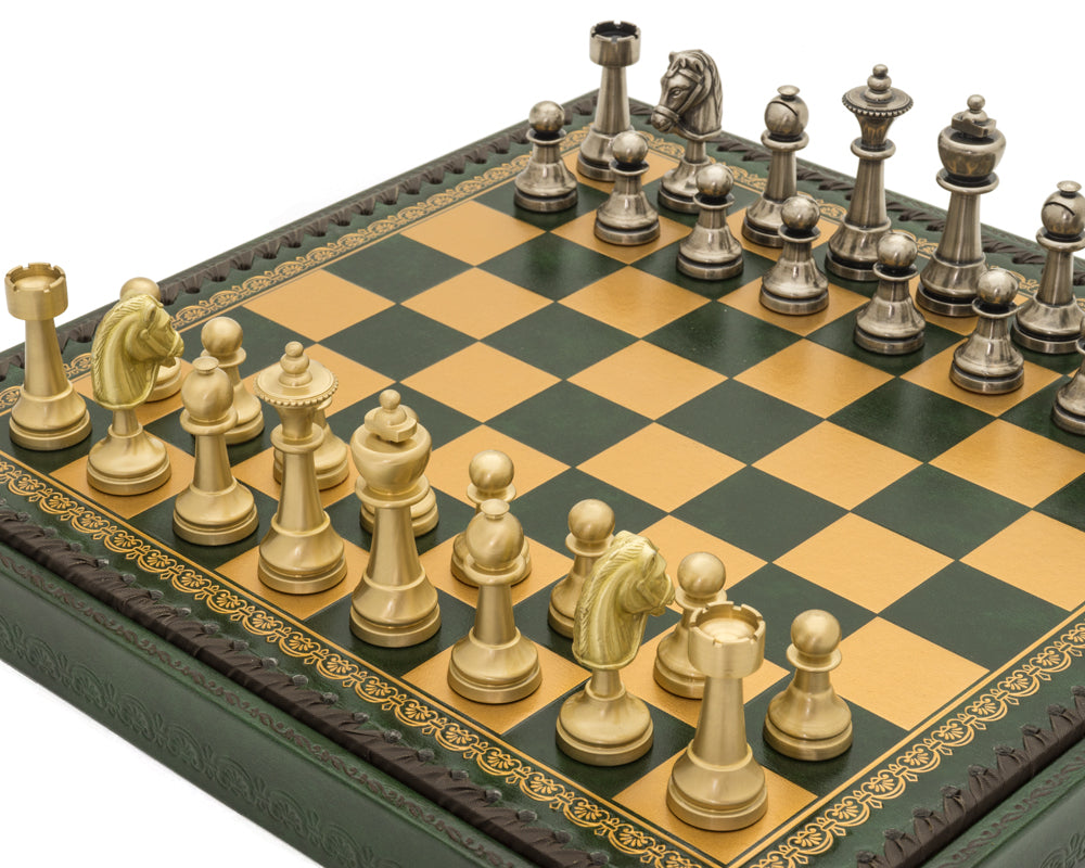 Jeu d'échecs italien Turin Verde comprenant un plateau de backgammon, des dés et des dames