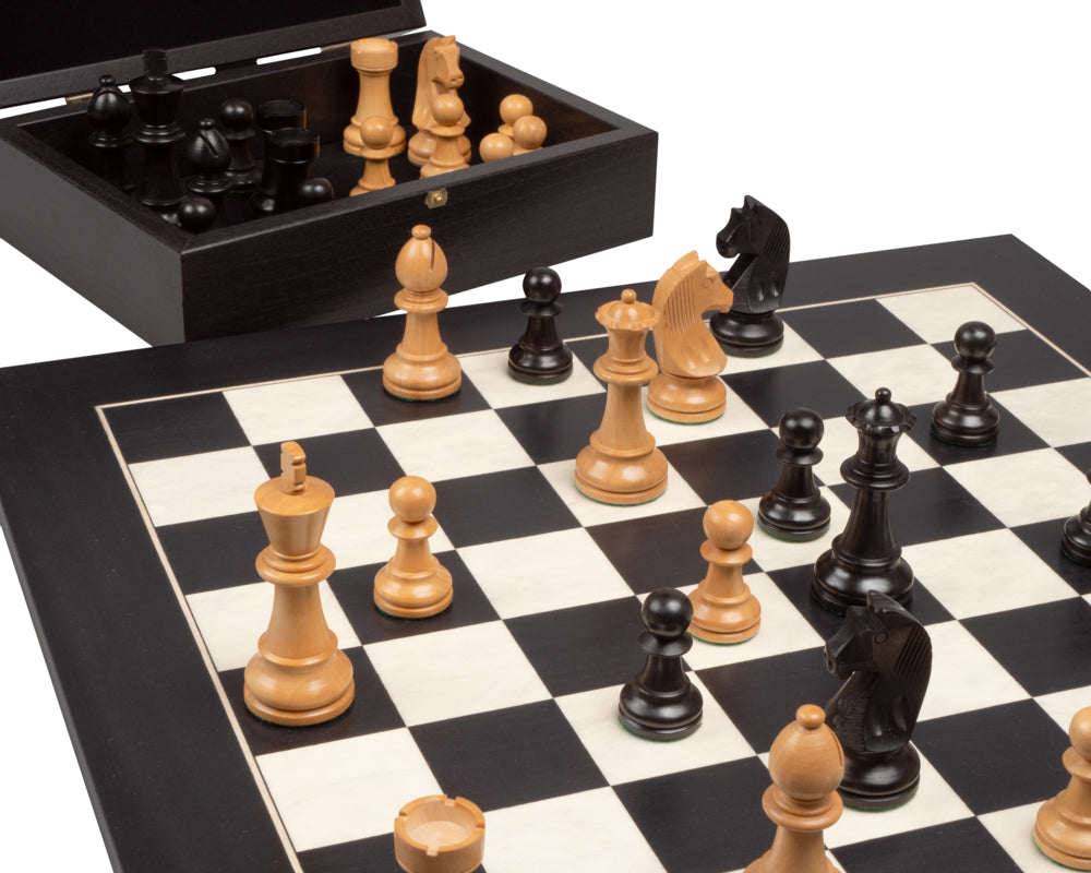 The Down Head Knight and Black Deluxe Chess Set with Case (Jeu d'échecs de luxe avec étui)