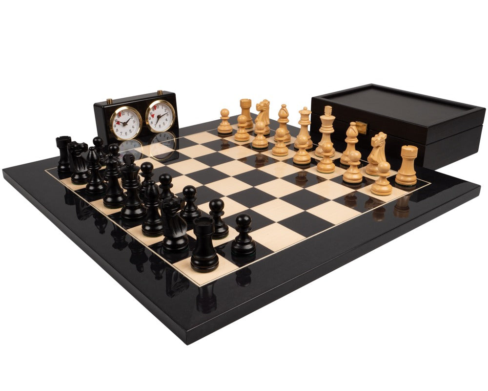 Jeu d'échecs noir de luxe du chevalier français