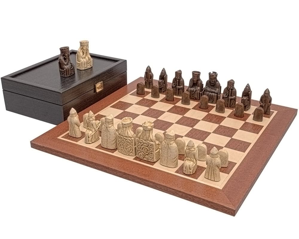 Ensemble d'Échecs Regency Moyen Format en Acajou avec Pièces de l'Île de Lewis