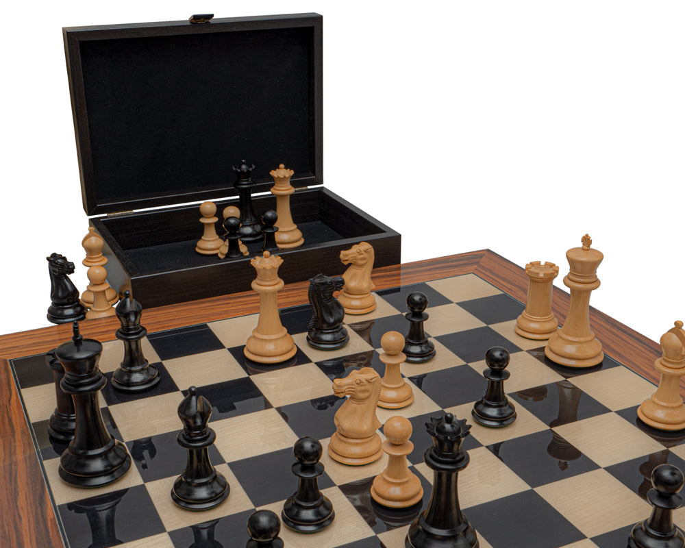 Le jeu d'échecs de luxe en ébène et palissandre de Staunton, reproduit en 1849