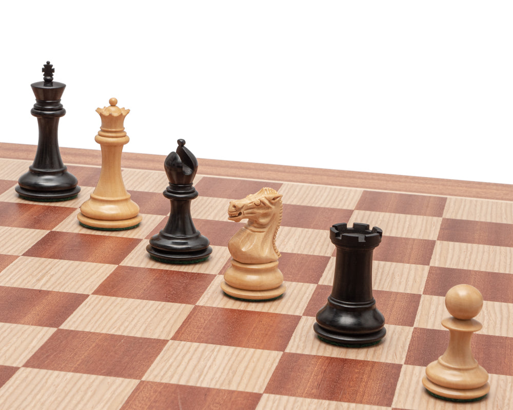 Le jeu d'échecs Sovereign Staunton noir et acajou