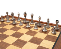 Le jeu d’échecs Finnesburgh de luxe en métal et acajou
