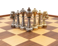 Le jeu d’échecs Finnesburgh de luxe en métal et acajou